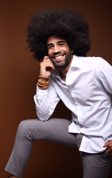 Portrait of a happy afro man - Foto, imagen