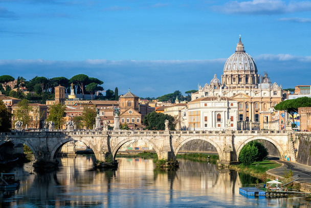 Vatikan Aziz Peter Bazilikası ile Roma Skyline - Fotoğraf, Görsel