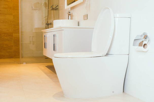 White toilet bowl seat - Foto, immagini