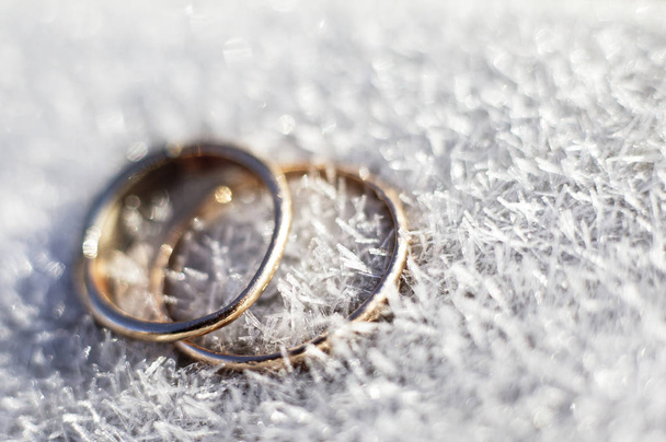 Кольцо в снегу