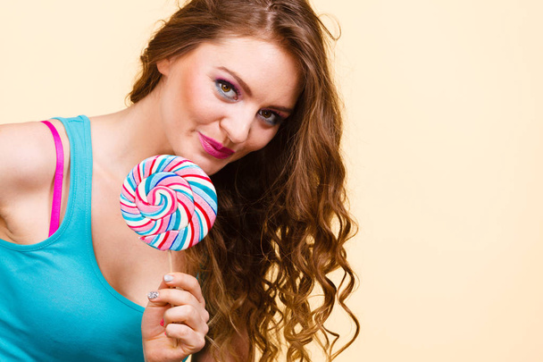 Woman joyful girl with lollipop candy - Foto, Imagem