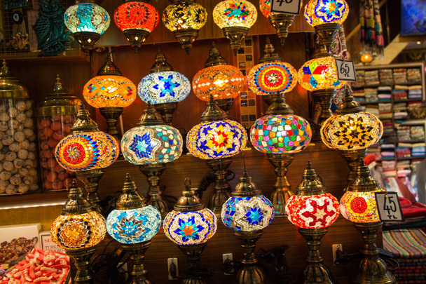 Coloridas lámparas de mosaico de estilo otomano - Foto, Imagen