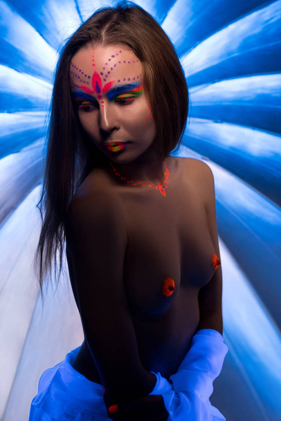 Naked girl with UV make-up and bodyart portrait - Fotografie, Obrázek