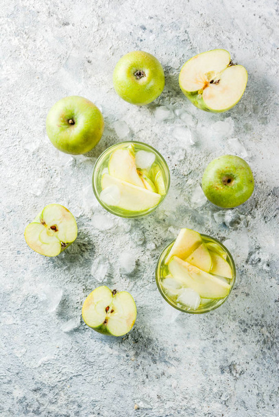 Ekşi elma içecek - Fotoğraf, Görsel