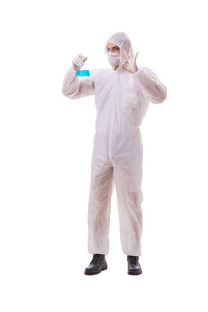 Χημικός που εργάζεται με δηλητηριώδεις ουσίες που απομονώνονται στη λευκή πλάτη - Φωτογραφία, εικόνα
