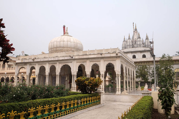 Jain Temple (zwany także Parshwanath Temple) jest Jain świątynia w Badridas Temple Street jest atrakcją turystyczną w Kalkucie, zachód Bengal, India. - Zdjęcie, obraz