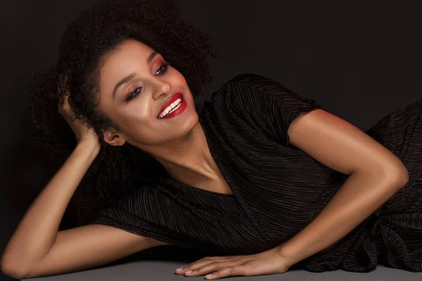 Elegant afro woman posing in red lips. - Фото, зображення