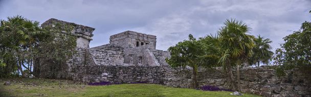 Ruinas y templos mayas en Tulum Quintana Roo 1 - Φωτογραφία, εικόνα