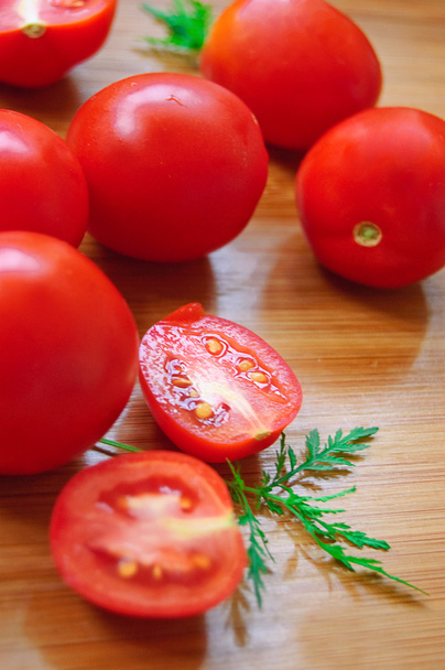 Sliced tomatoes and lettuce - Foto, Imagem