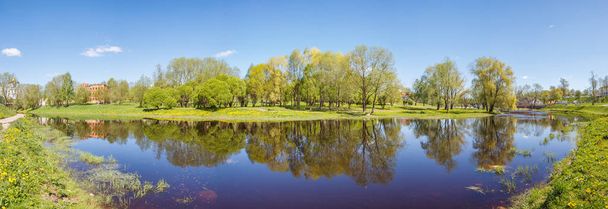 Parque Pskova en Pskov
 - Foto, imagen