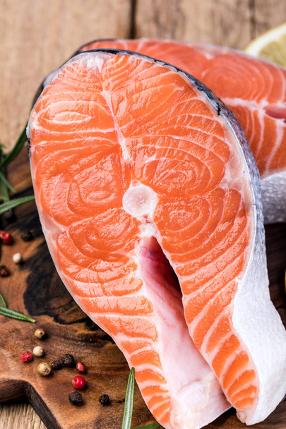 Fatia de salmão de peixe vermelho
 - Foto, Imagem