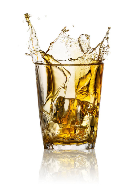 Splash in glass of whiskey - Fotoğraf, Görsel