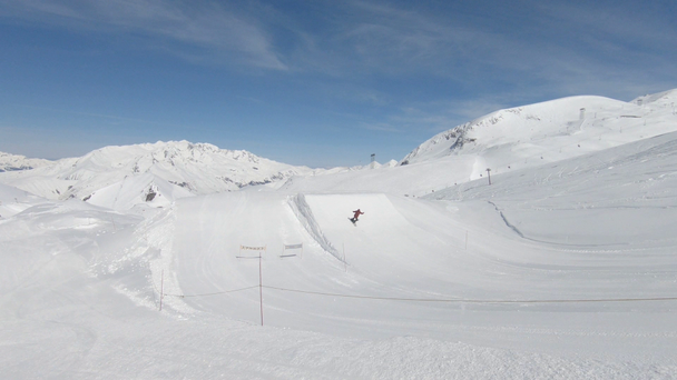 Snowboard Kar parkta hileler gerçekleştirin - Video, Çekim