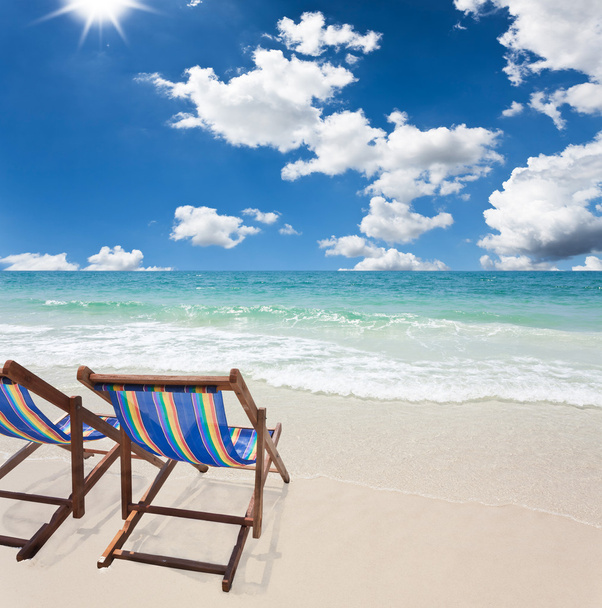 beyaz kum plaj sandalye - Fotoğraf, Görsel