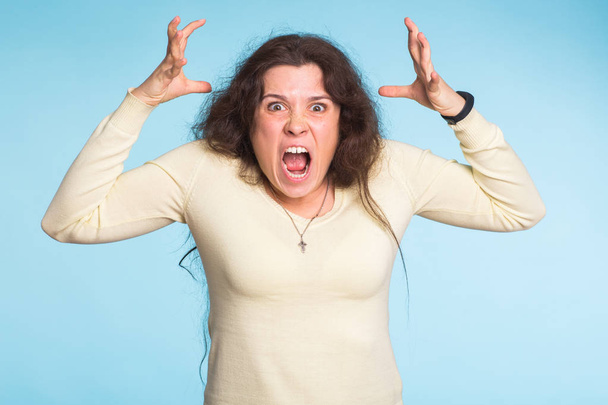wütende wütende Frau mit Wut und Frustration - Foto, Bild
