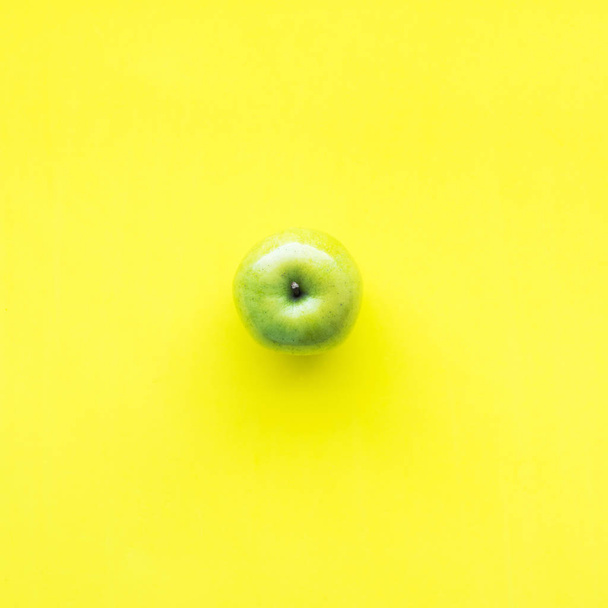 Green Apple Fruit Yellow Natural Organic - Φωτογραφία, εικόνα