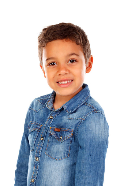 улыбающийся маленький африканский мальчик в джинсовой рубашке на белом фоне
 - Фото, изображение