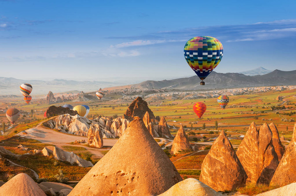 air balloon in Cappadocia, Turkey - Фото, изображение