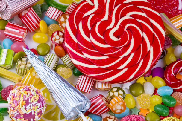 Красочные конфеты, десерт
 - Фото, изображение