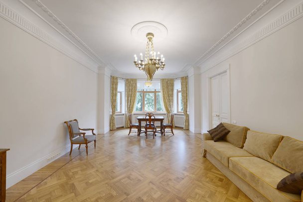 The interior of the house in a classic style. - Foto, immagini