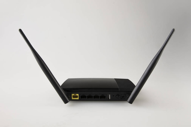 Black router with two antennas - Foto, Imagem