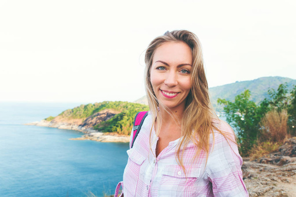 portret szczęśliwy podróży Wyspa Blondynka - Zdjęcie, obraz