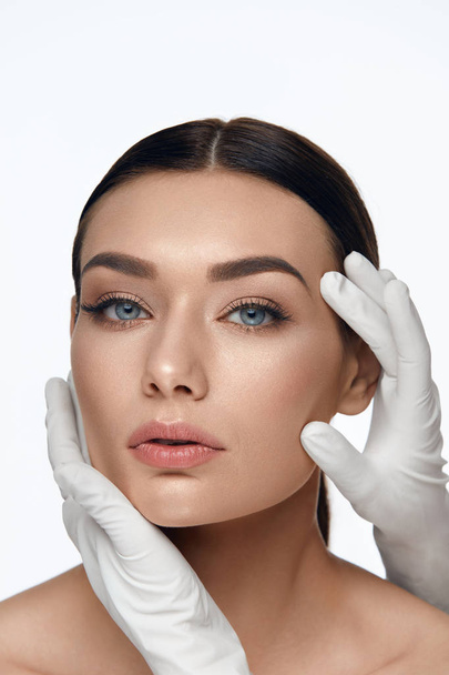 Beauty Face Skin Care. Beautiful Woman Face Before Operation - 写真・画像