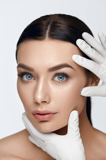 Beauty Face Skin Care. Beautiful Woman Face Before Operation - 写真・画像