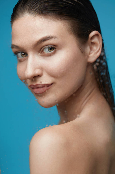 Woman In Shower. Beautiful Female With Wet Hair - Fotoğraf, Görsel
