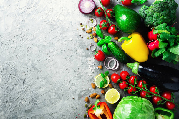 Set of fresh vegetables on grey background. Aromatic herbs, onion, avocado, broccoli, pepper bell, eggplant, cabbage, radish, cucumber, almonds, rucola, baby corn. Banner - Foto, Imagen