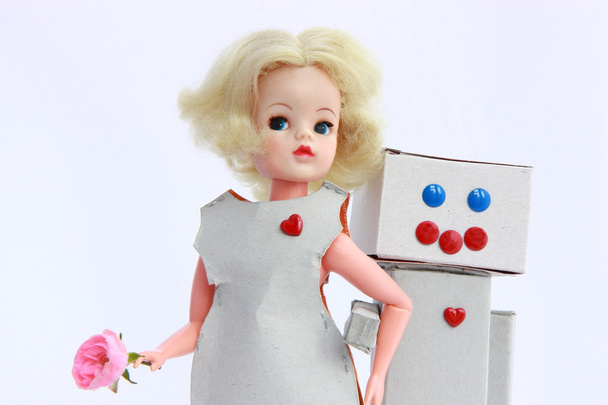 Робот любит блондинистый манекен
 - Фото, изображение