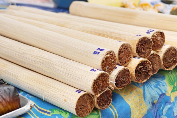 Рис, обжаренный в бамбуке
 - Фото, изображение