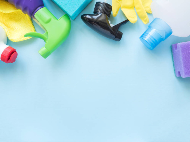 tareas domésticas, limpieza y concepto de hogar - productos de limpieza
 - Foto, imagen