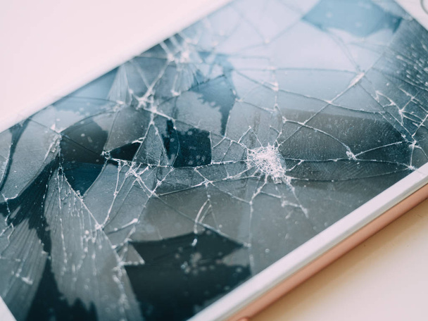 złamane czarny ekran smartfona crack tekstura tło - Zdjęcie, obraz
