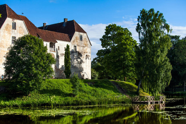 Jaunpils hrad v Lotyšsku - Fotografie, Obrázek