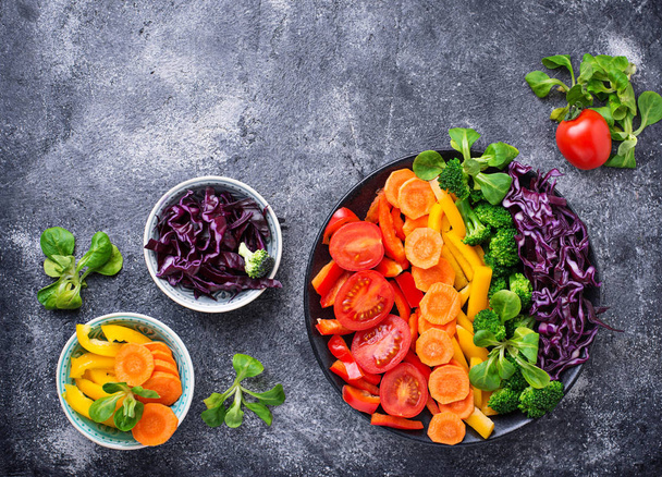Fresh healthy vegetarian rainbow salad - Photo, Image