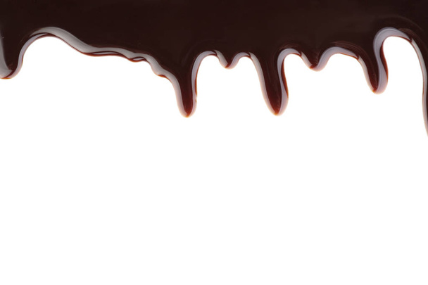 Lahodná čokoládová omáčka na bílém pozadí - Fotografie, Obrázek