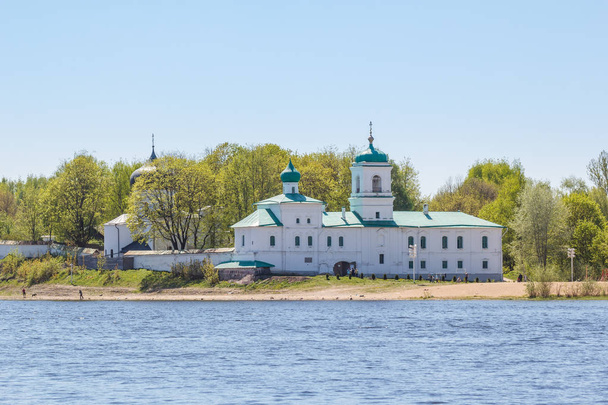 O Mosteiro da Transfiguração de Mirozh em Pskov
 - Foto, Imagem