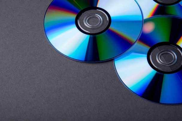 Многие музыкальные компакт-диски с радужным спектром цветов, как
  - Фото, изображение