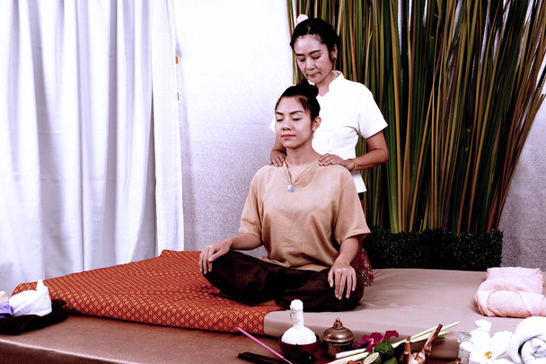 Spa and massage : Thai massage and spa for healing and relaxatio - Foto, immagini