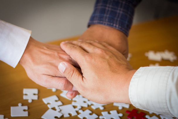  Mensen Hand Assemble Corporate Meeting Teamwork Concept.,  - Foto, afbeelding