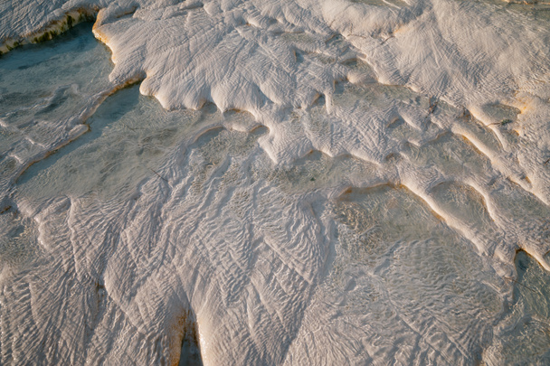 white geological formations - Φωτογραφία, εικόνα