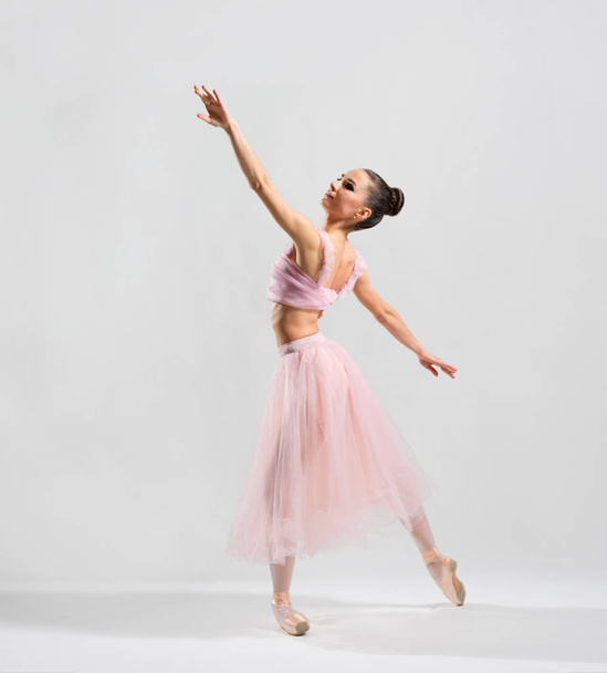 Young ballerina - 写真・画像