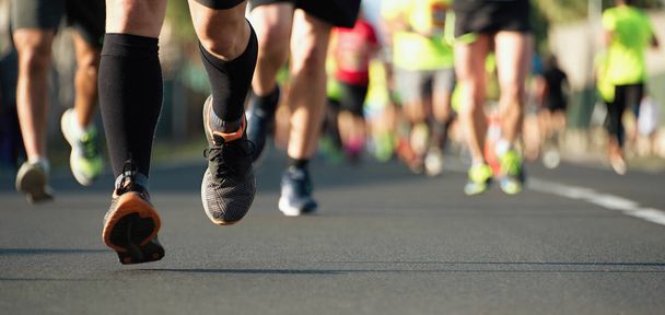 Maraton běží ve světle večera - Fotografie, Obrázek