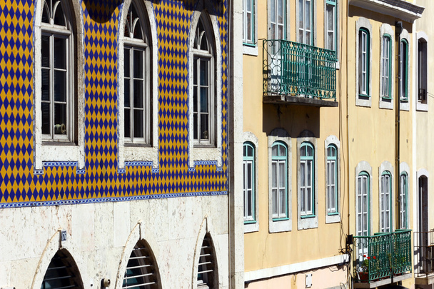 Néhány jellegzetes épületek Lisszabonban részlete - Fotó, kép
