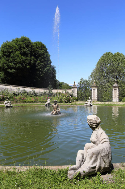 Jardim de Regina castelo de Turim, Itália
 - Foto, Imagem