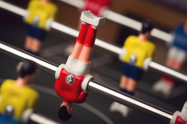 lähikuva ylösalaisin jalkapallo hahmo on foosball pöytä socce
 - Valokuva, kuva