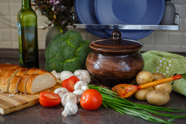 still life with pot and vegetables - Valokuva, kuva