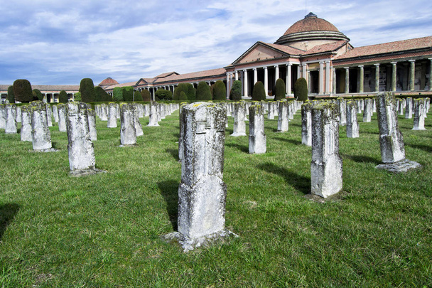 Α΄ παγκόσμιος πόλεμος συμμαχικό νεκροταφείο - ήρωες έπεσε για την πατρίδα - ημέρα Μνημείο Βετεράνων - Ιταλία - Φωτογραφία, εικόνα