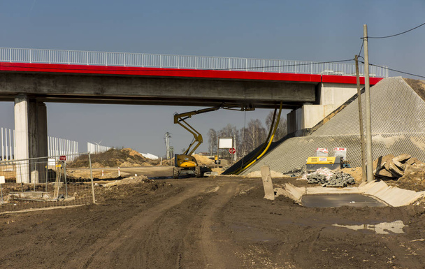 construction de l'autoroute A1 en Pologne
 - Photo, image